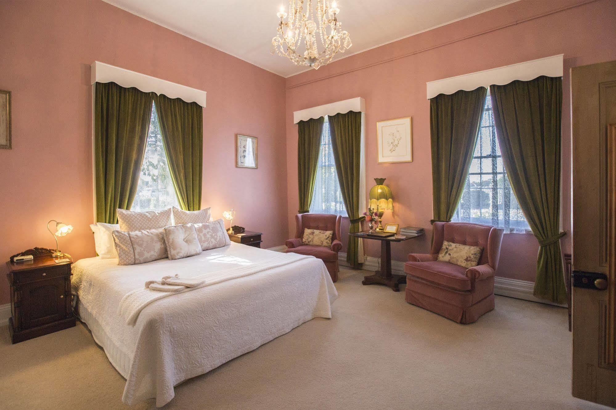 The Racecourse Inn Longford Buitenkant foto