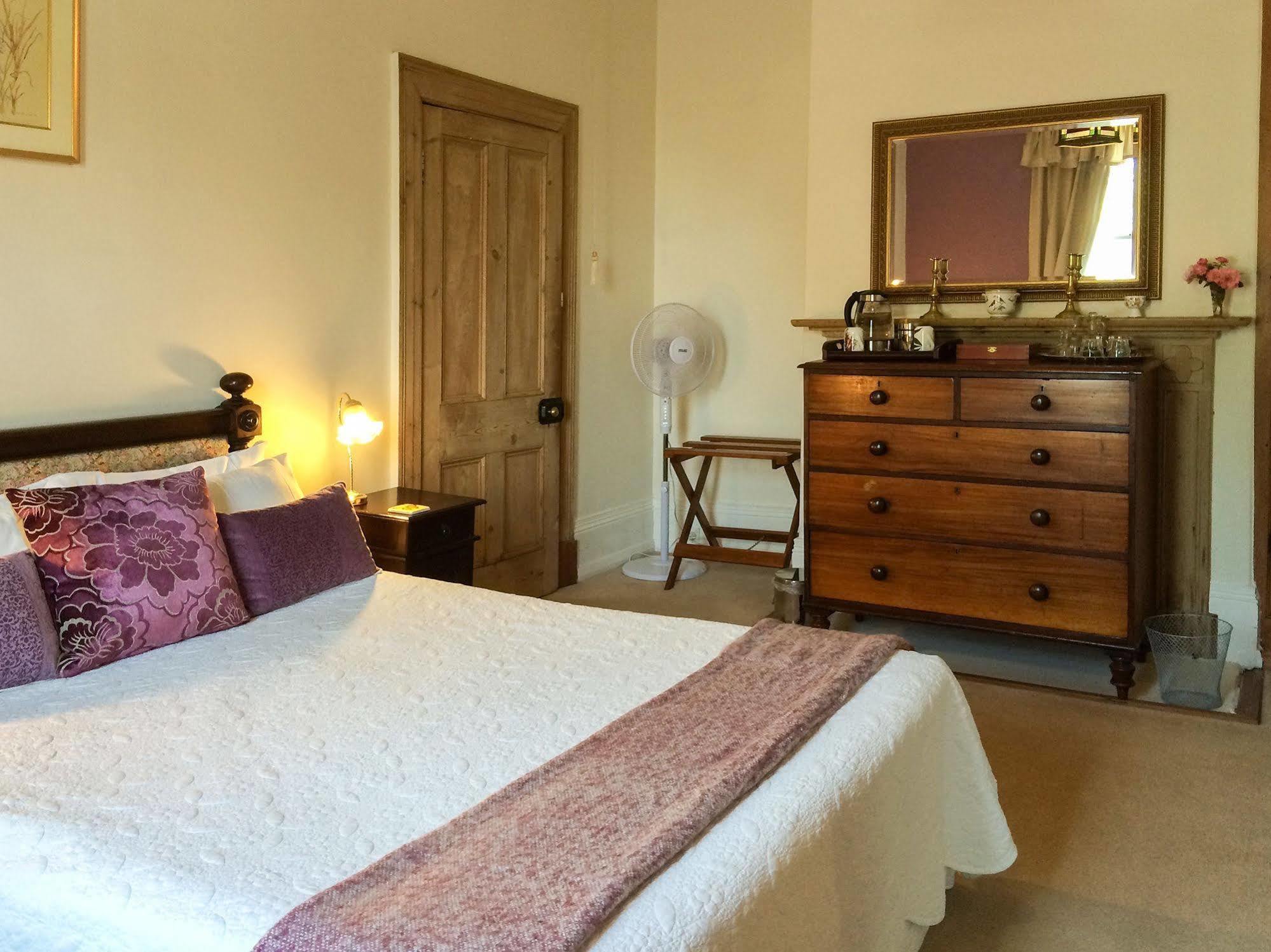 The Racecourse Inn Longford Buitenkant foto