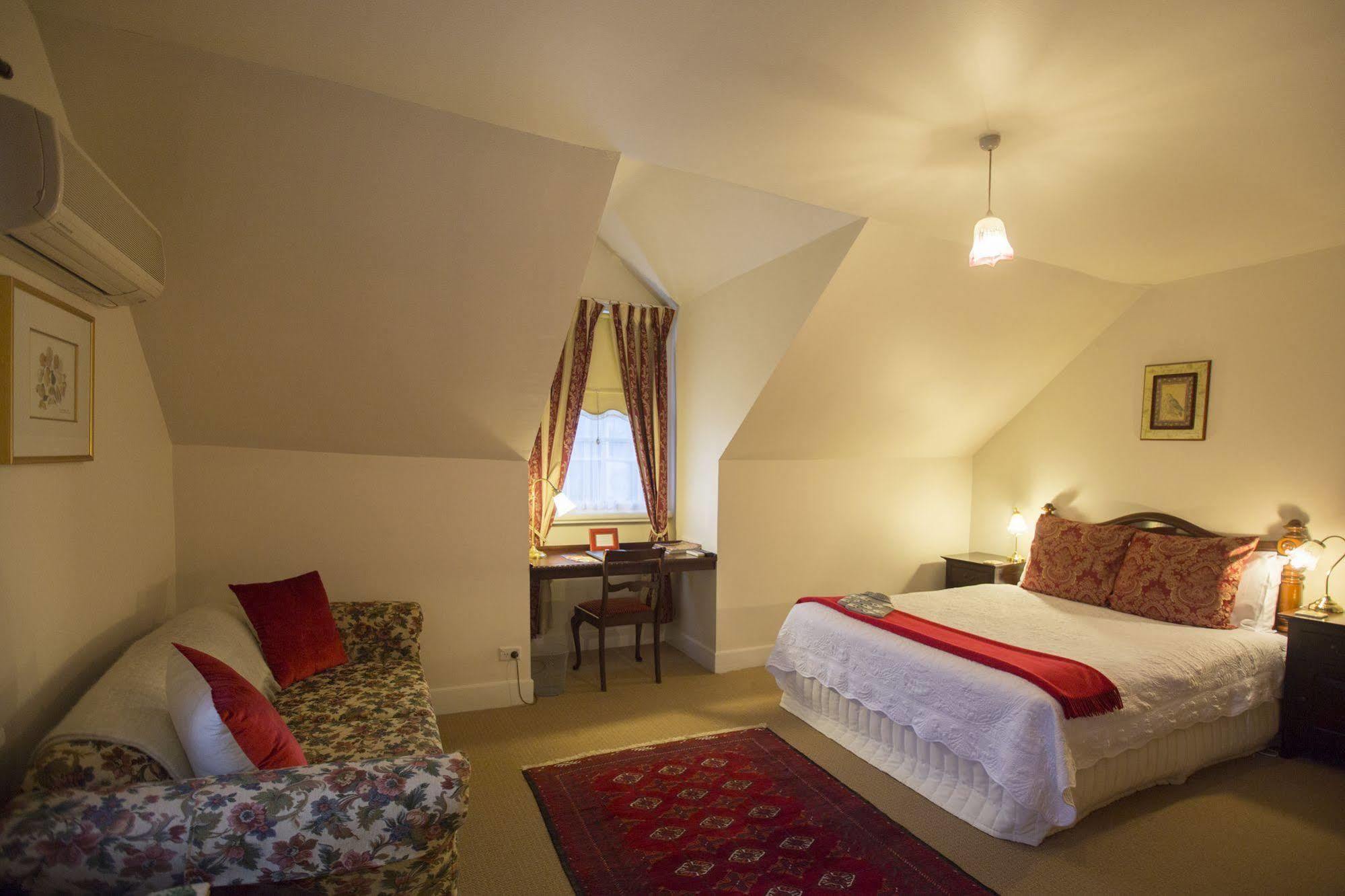 The Racecourse Inn Longford Buitenkant foto