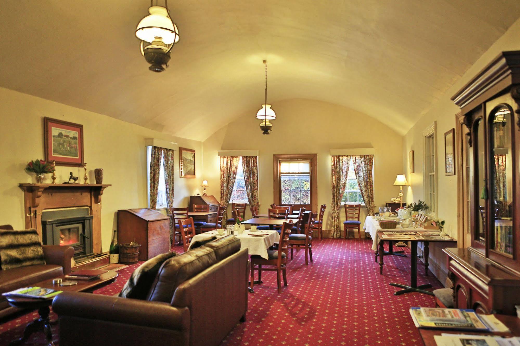 The Racecourse Inn Longford Buitenkant foto