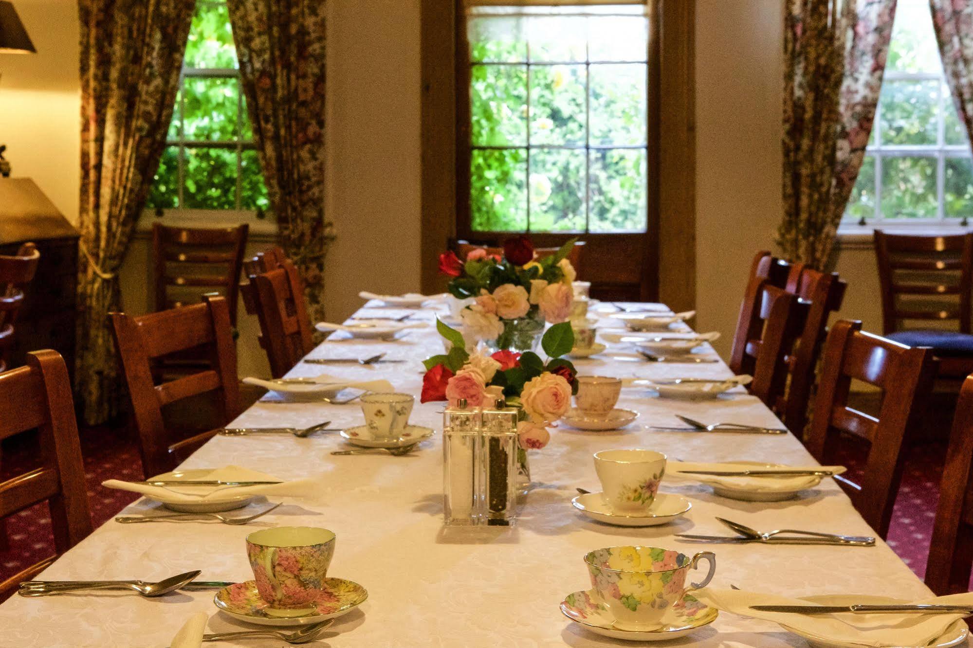 The Racecourse Inn Longford Buitenkant foto