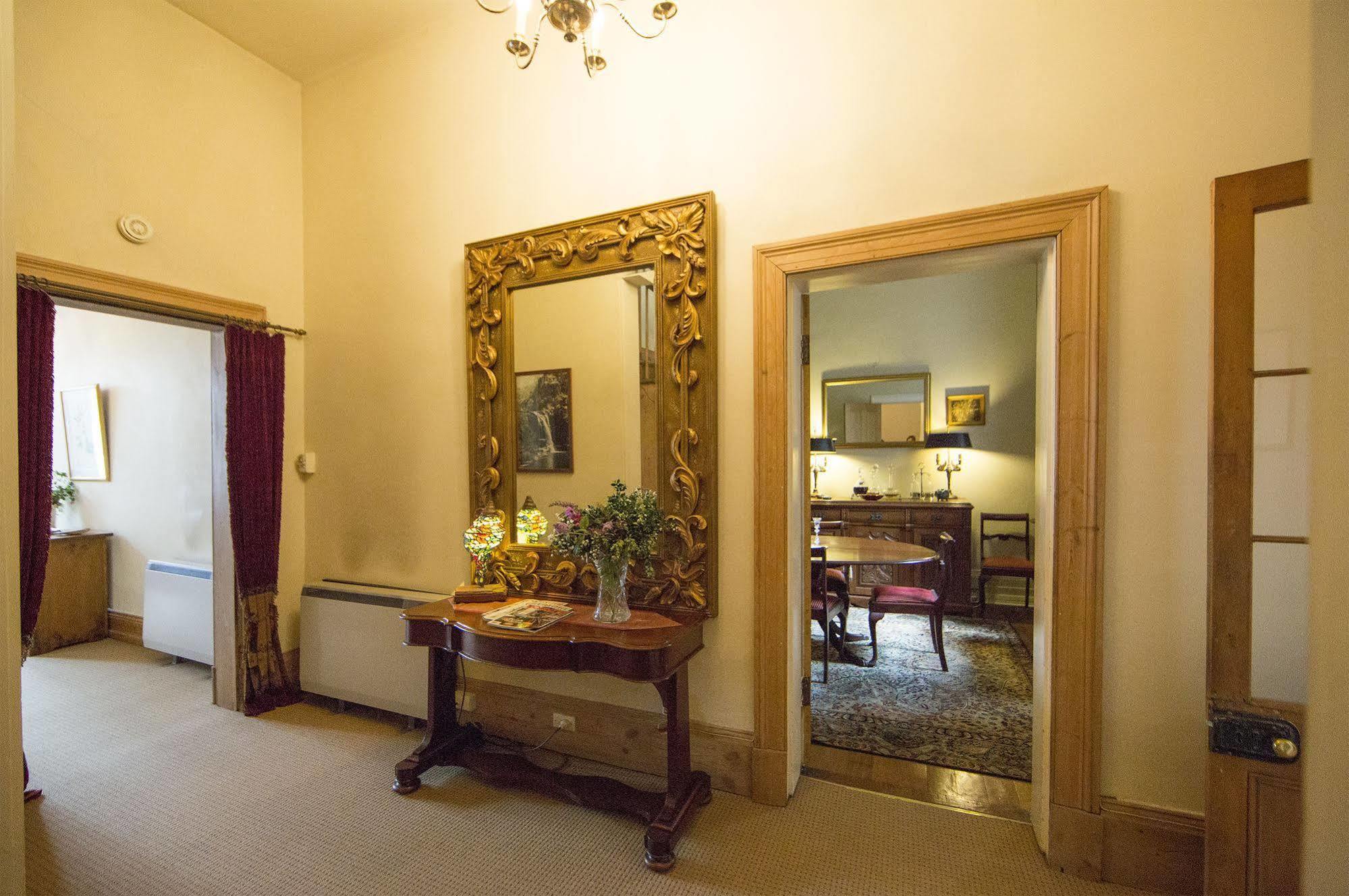 The Racecourse Inn Longford Buitenkant foto